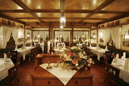 Hotel-Restaurant Esbach Hof Kitzingen Buitenkant foto